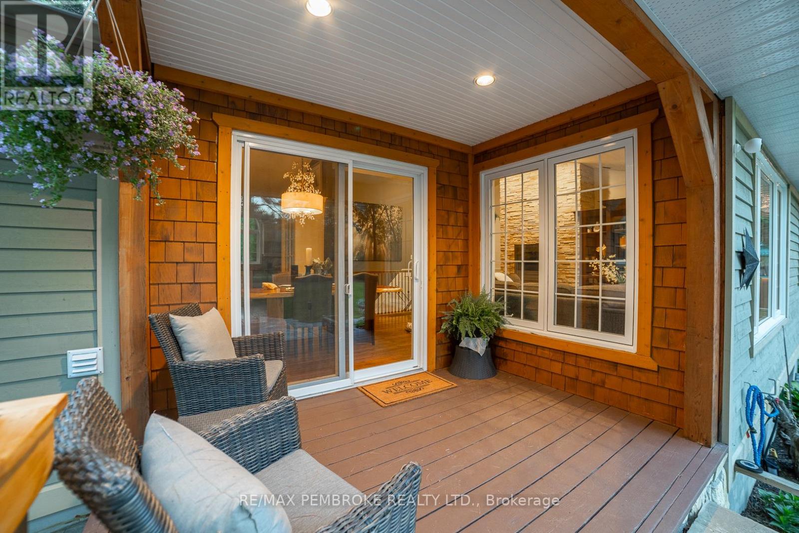 559 Black Bay Road, Petawawa, Ontario  K8H 2W8 - Photo 33 - X12238818