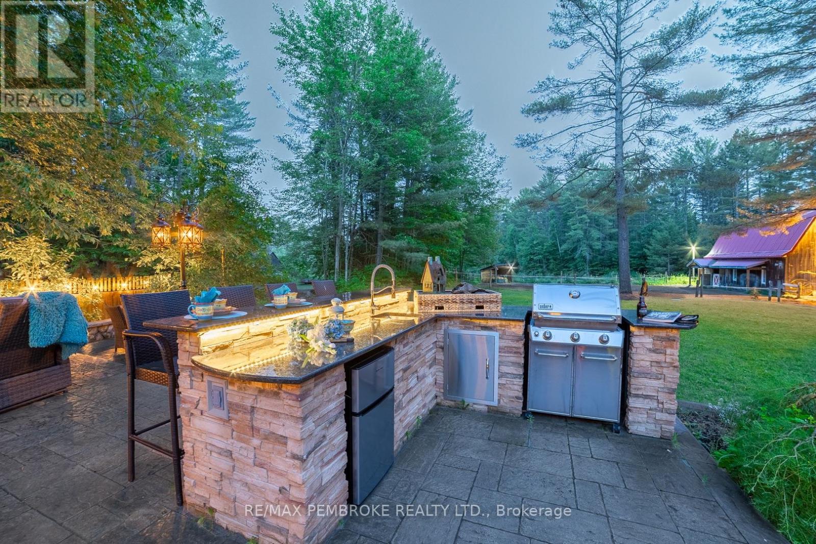559 Black Bay Road, Petawawa, Ontario  K8H 2W8 - Photo 44 - X12238818