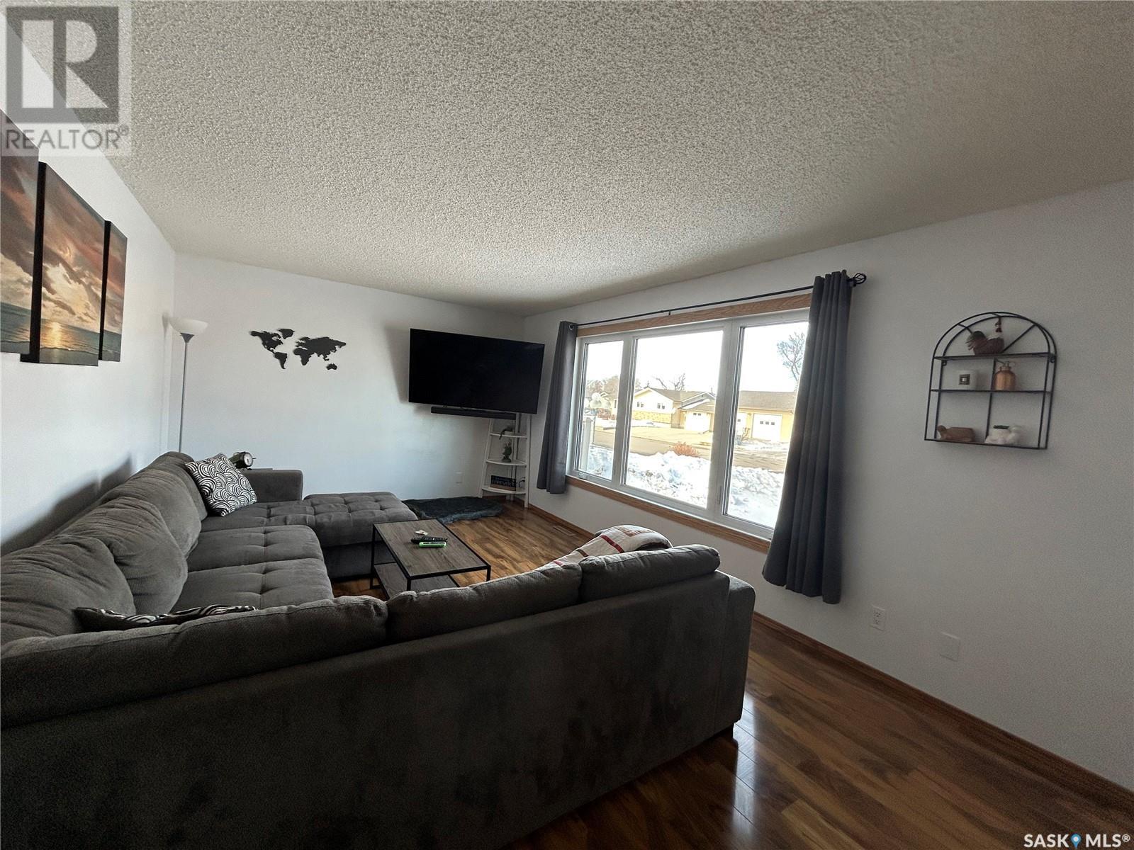 854 Smith Street, Estevan, Saskatchewan  S4A 1J9 - Photo 3 - SK999459