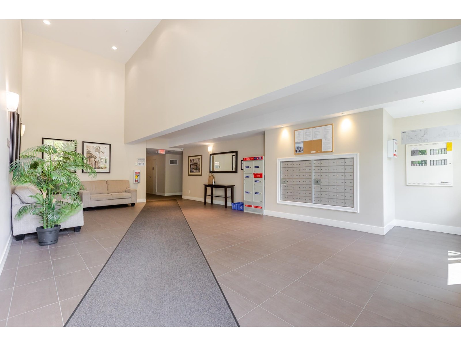 Property at 304 6480 195A STREET image 4