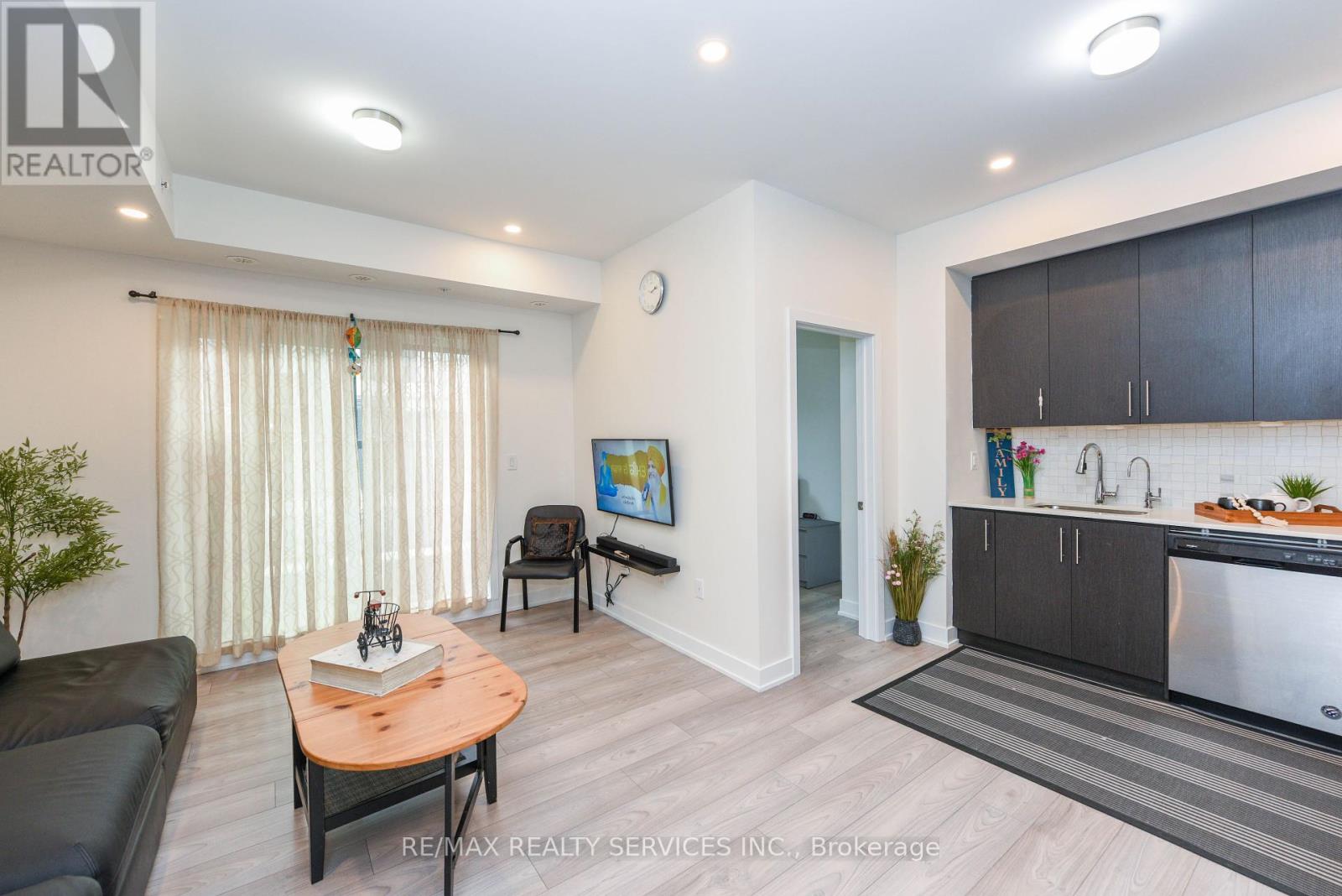 8 - 3476 Widdicombe Way, Mississauga (Erin Mills), Ontario  L5L 0B8 - Photo 11 - W12243207