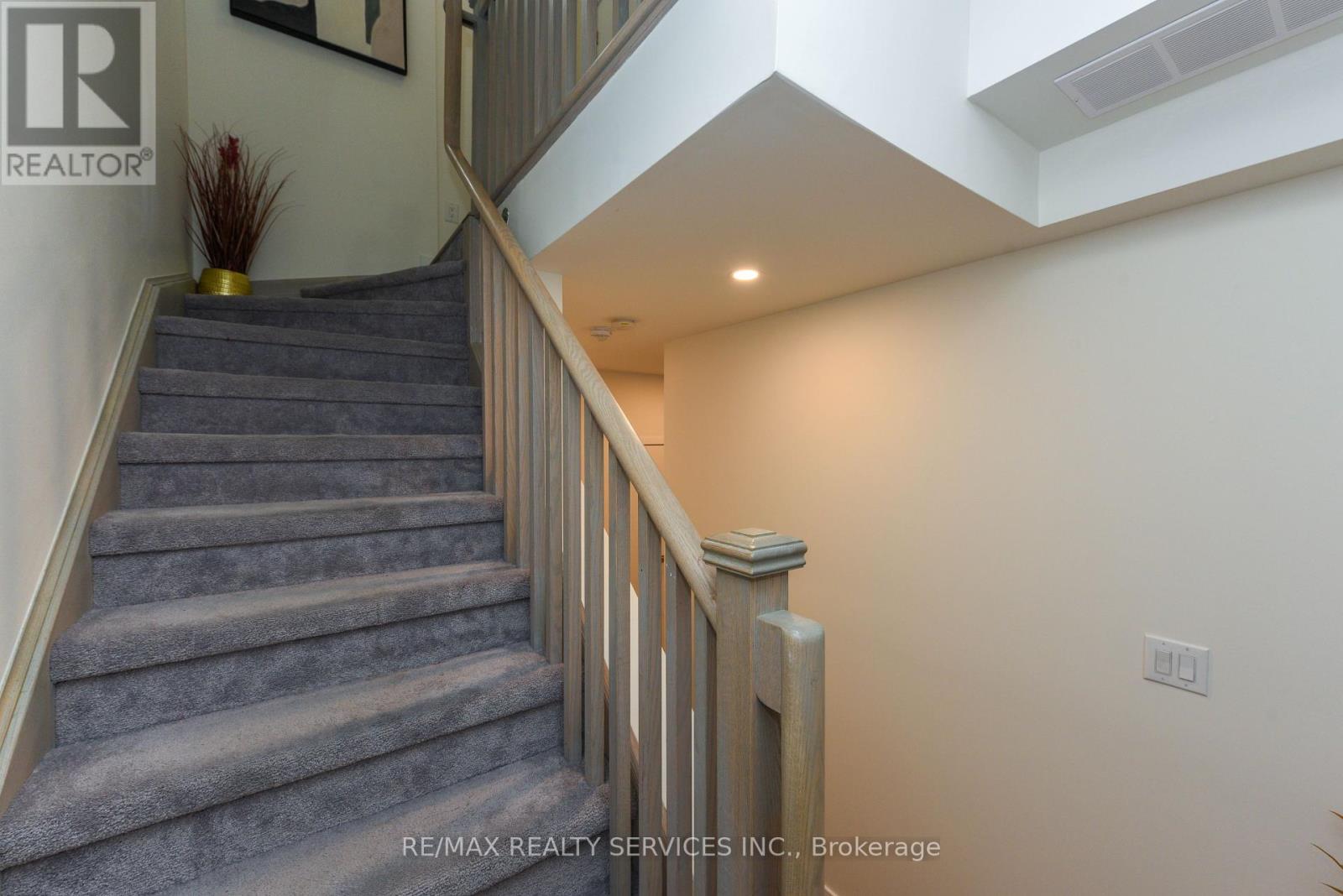 8 - 3476 Widdicombe Way, Mississauga (Erin Mills), Ontario  L5L 0B8 - Photo 8 - W12243207