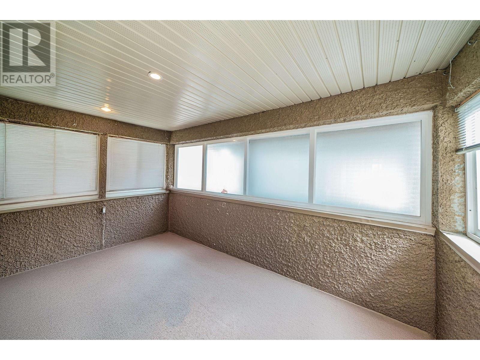 8015 11th Avenue, Burnaby, British Columbia  V3N 2N8 - Photo 37 - R3019381