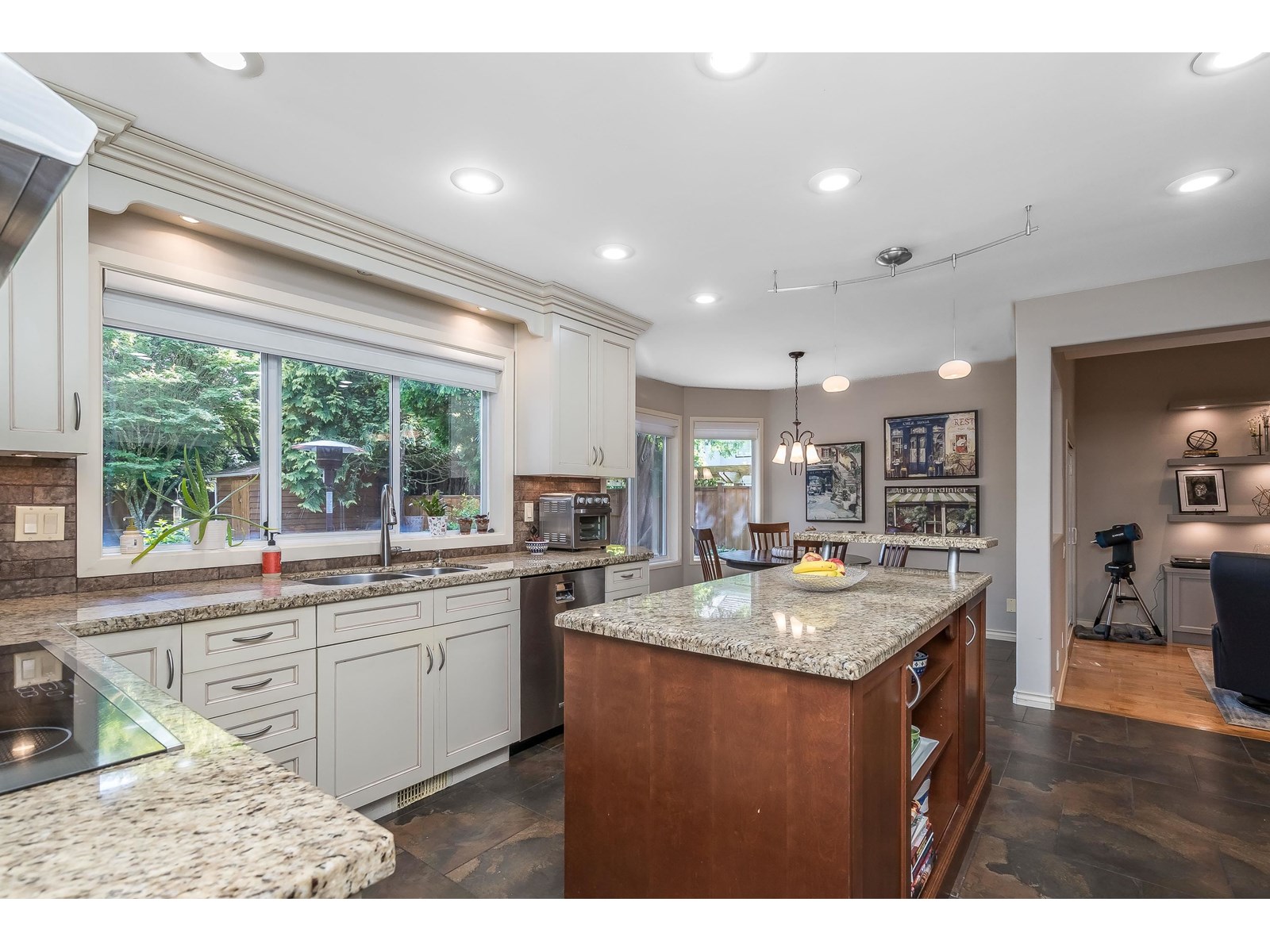 12430 Ocean Breeze Place, Surrey, British Columbia  V4A 9K3 - Photo 9 - R3019735