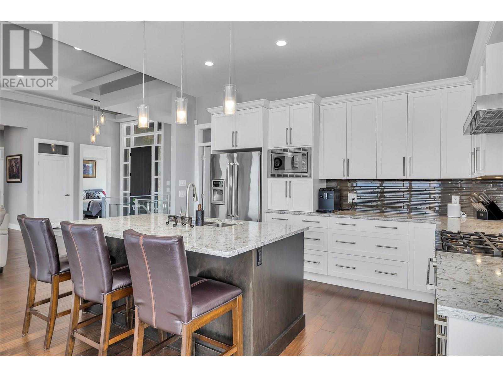Property at 1823 Diamond View Drive image 3
