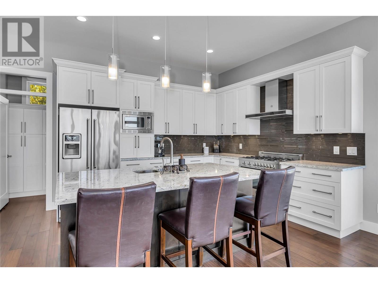 Property at 1823 Diamond View Drive image 4