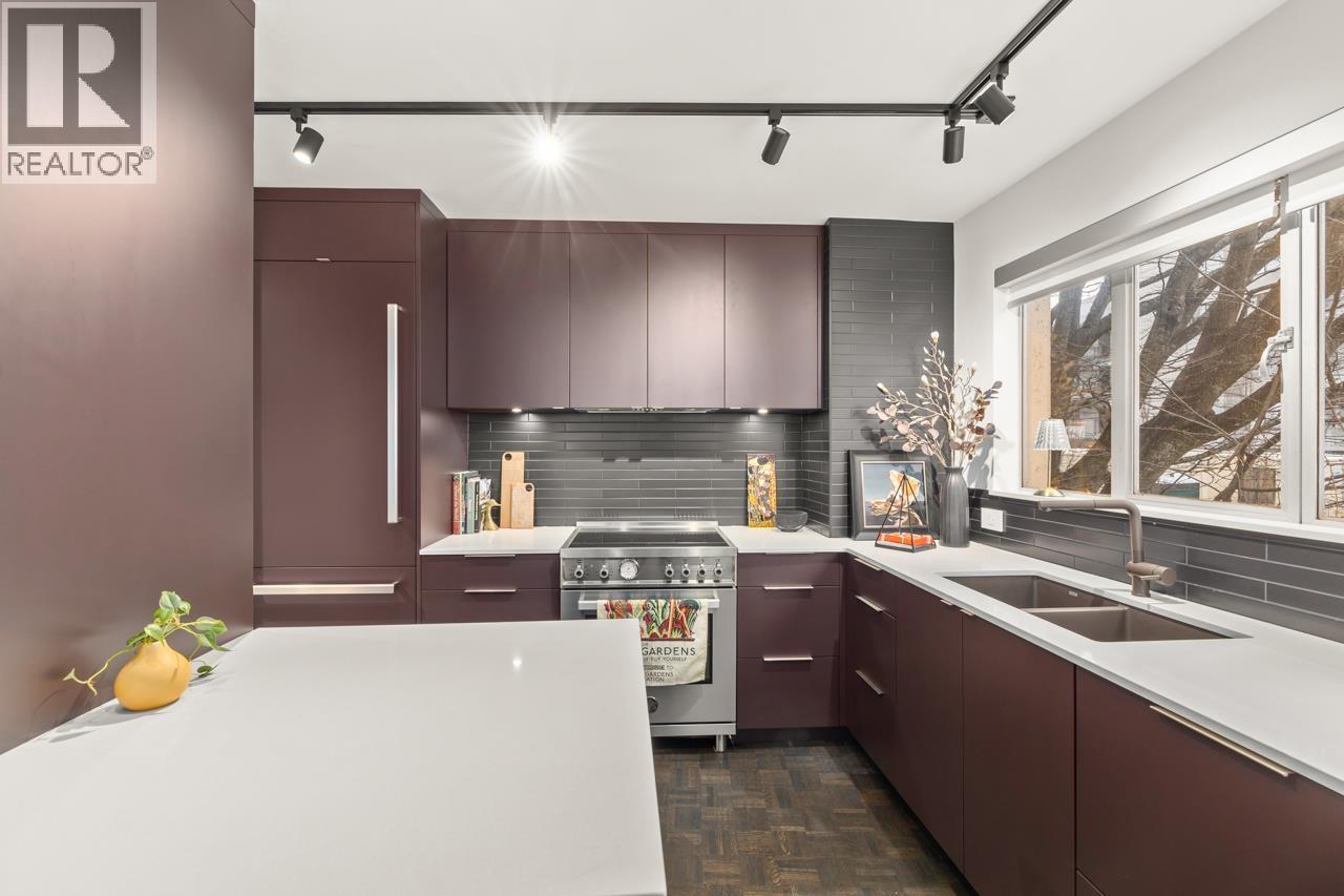 101 2135 Argyle Avenue, West Vancouver, British Columbia  V7V 1A5 - Photo 9 - R3019702