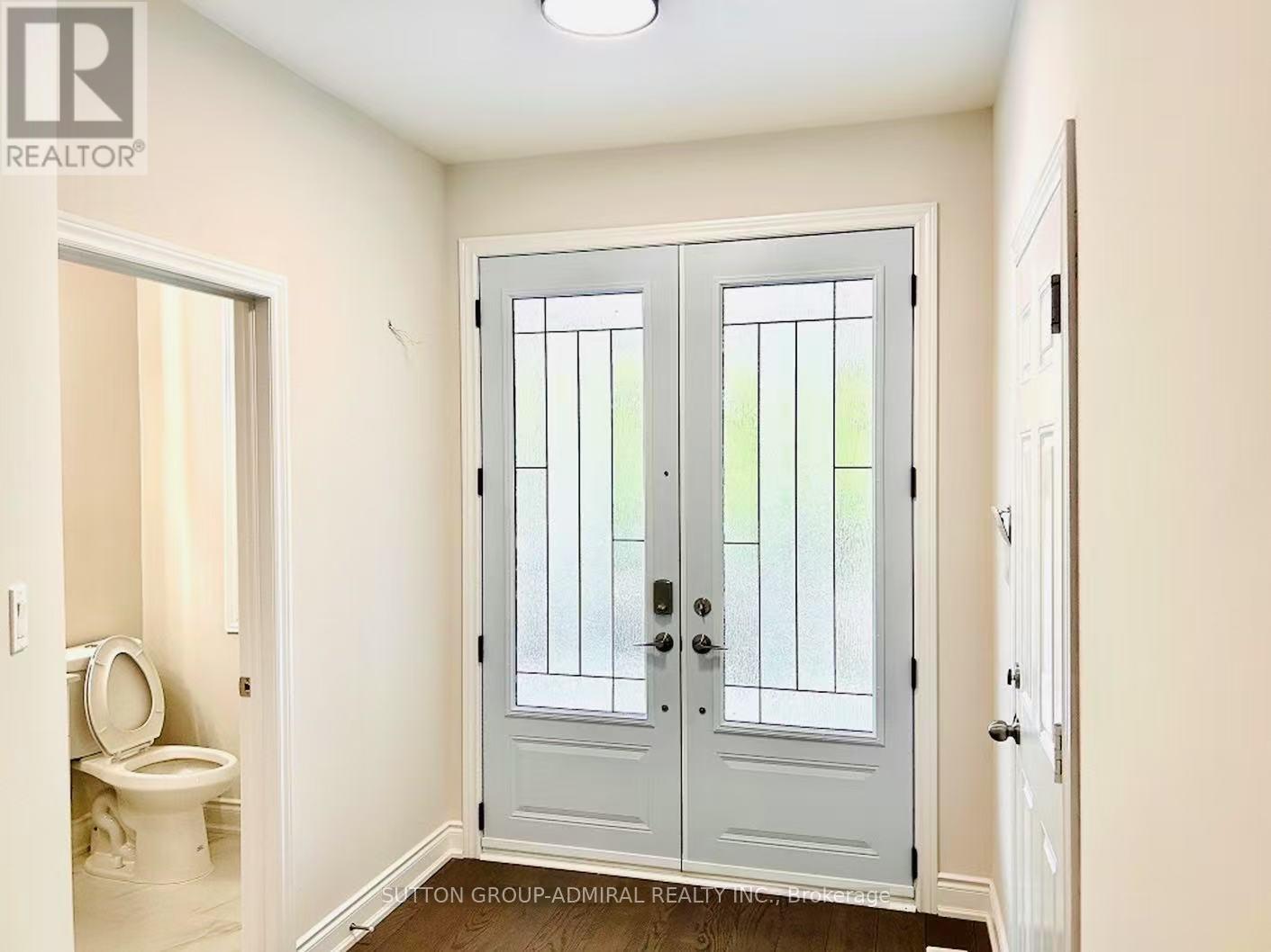 Property at 4 CASTLEGLEN BOULEVARD image 4