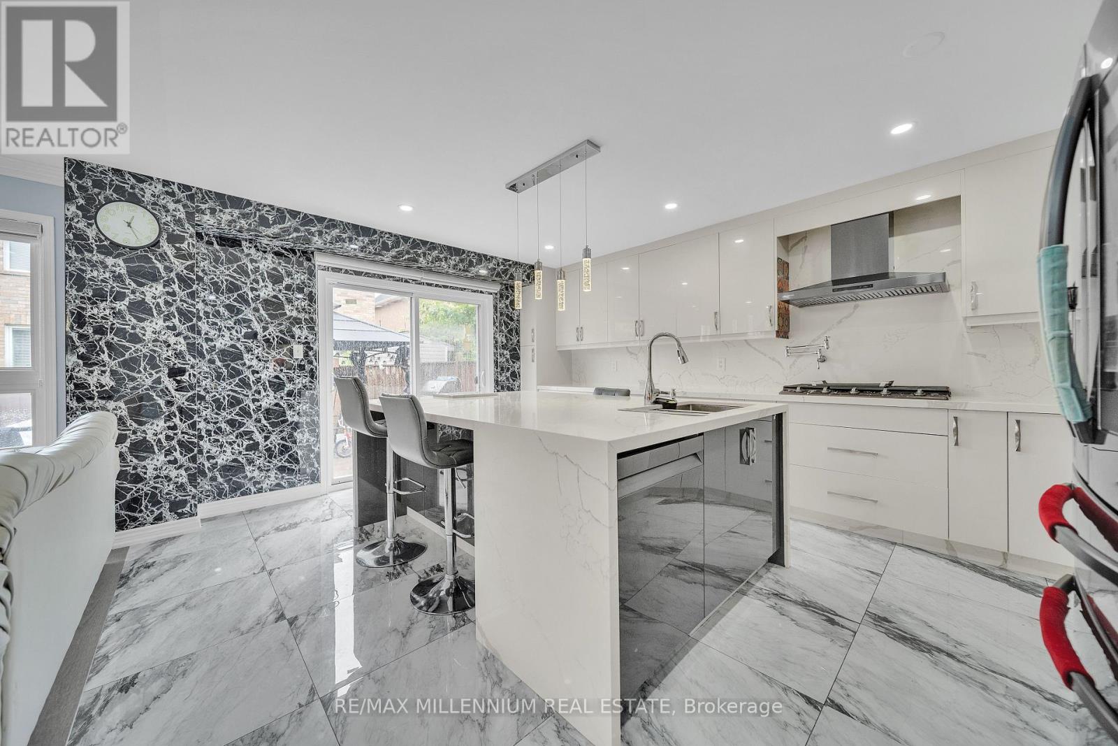 54 Buick Boulevard, Brampton (Fletcher's Meadow), Ontario  L7A 3X7 - Photo 14 - W12243225