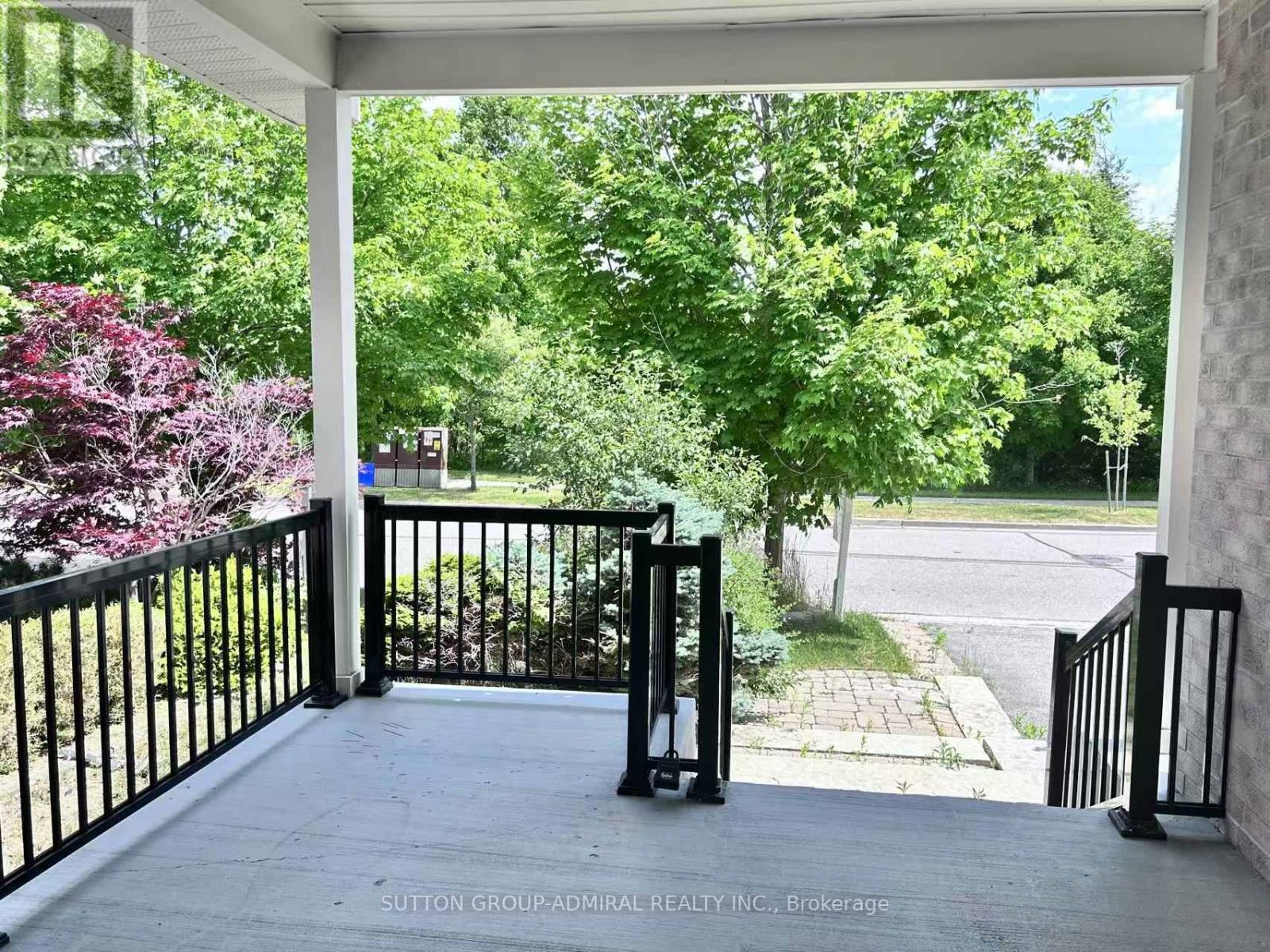 Property at 4 CASTLEGLEN BOULEVARD image 3