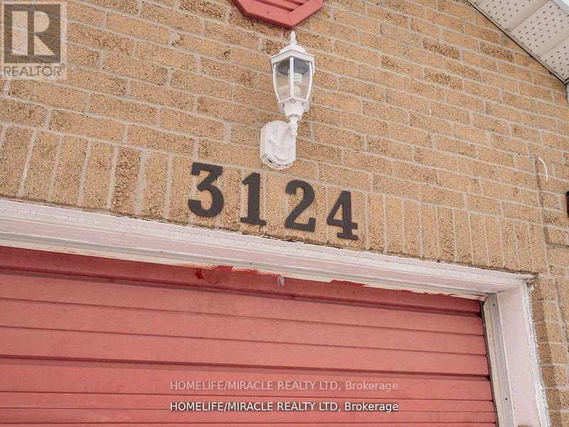 Property at 3124 PATRICK CRESCENT image 2