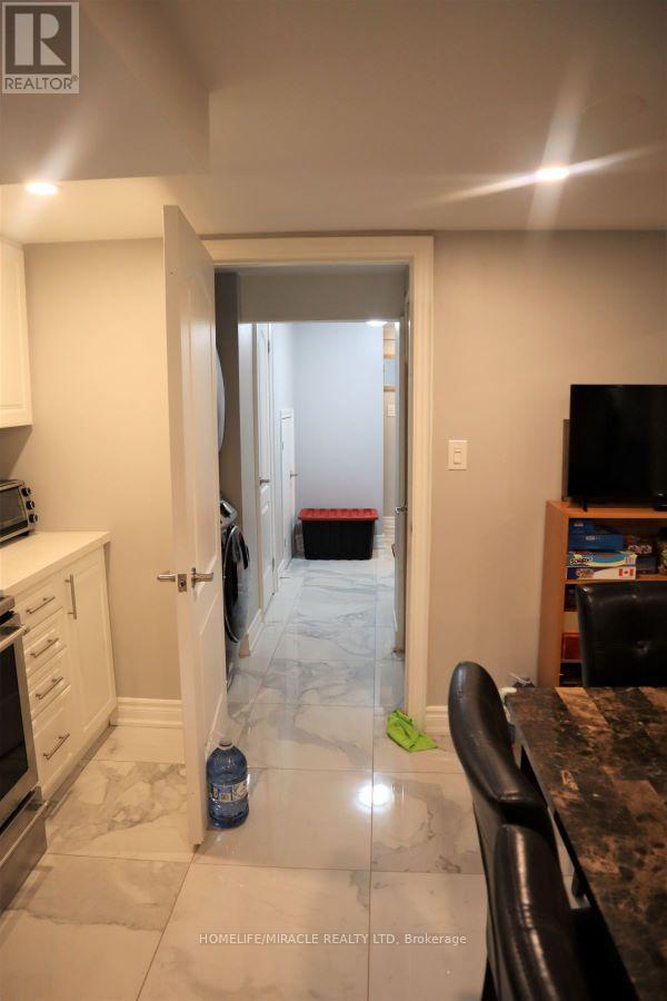 28 Holbrook Road, Hamilton, Ontario  L9C 2H2 - Photo 22 - X12243253