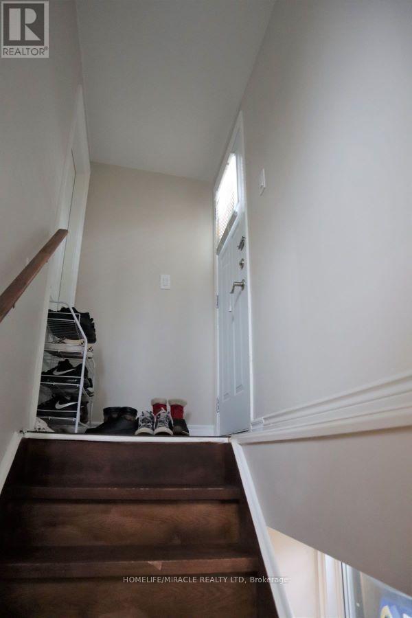 28 Holbrook Road, Hamilton, Ontario  L9C 2H2 - Photo 29 - X12243253