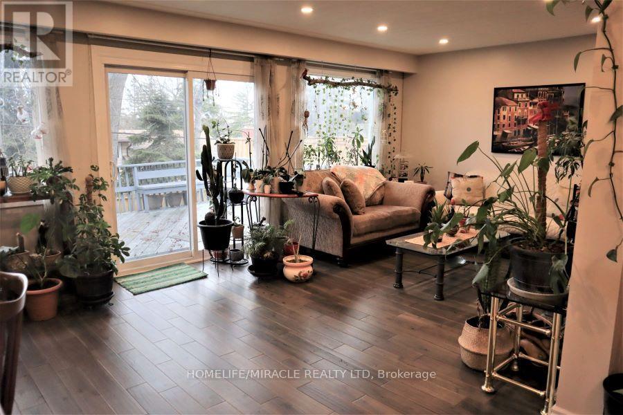 28 Holbrook Road, Hamilton, Ontario  L9C 2H2 - Photo 7 - X12243253