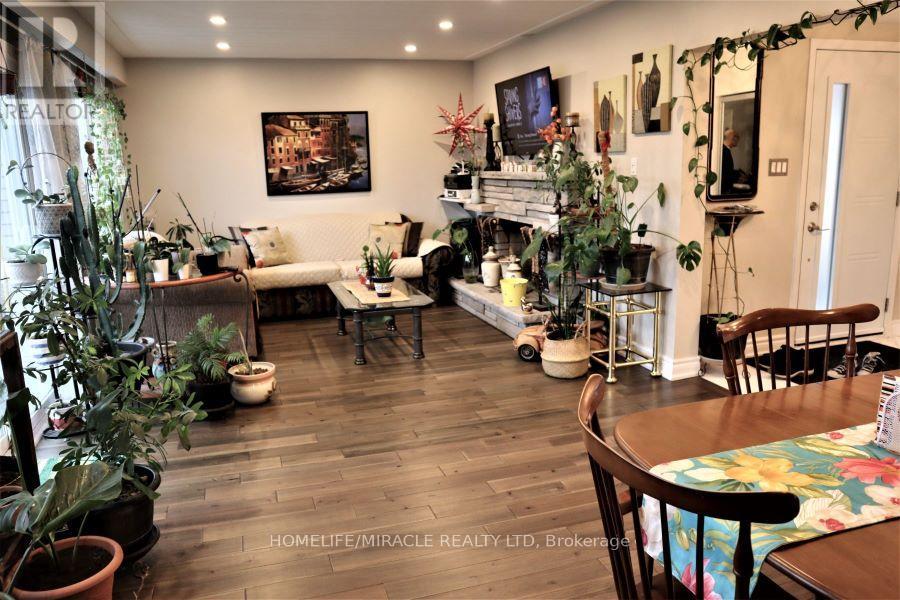28 Holbrook Road, Hamilton, Ontario  L9C 2H2 - Photo 8 - X12243253