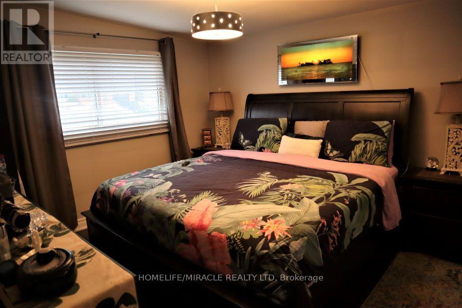 28 Holbrook Road, Hamilton, Ontario  L9C 2H2 - Photo 9 - X12243253
