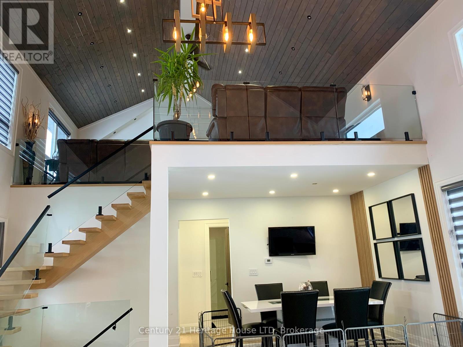 9785 Niagara River Parkway, Niagara Falls, Ontario  L2E 6S6 - Photo 30 - X12243306