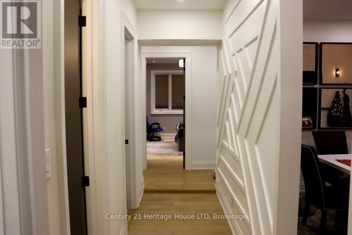 9785 Niagara River Parkway, Niagara Falls, Ontario  L2E 6S6 - Photo 34 - X12243306