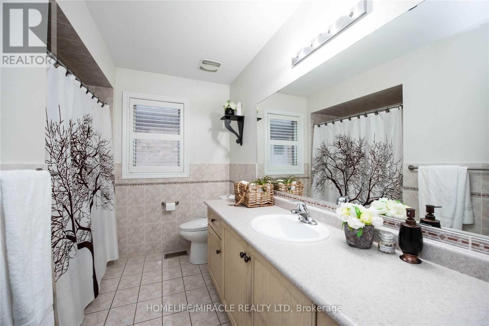 58 Dovehaven Cres. Crescent, Brampton, Ontario  L6P 2N8 - Photo 6 - W12243280