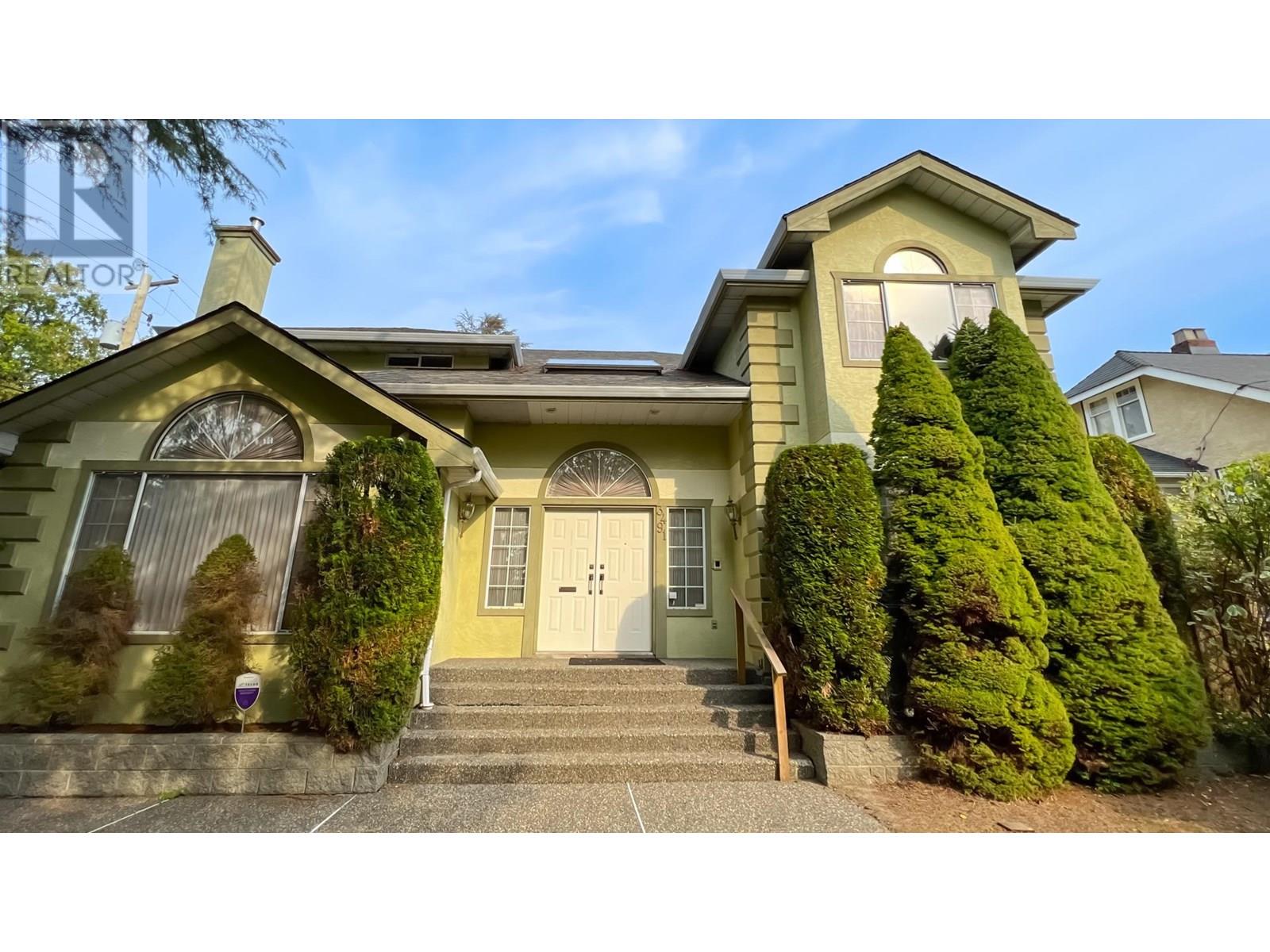 Property at 3491 W 34TH AVENUE image 1