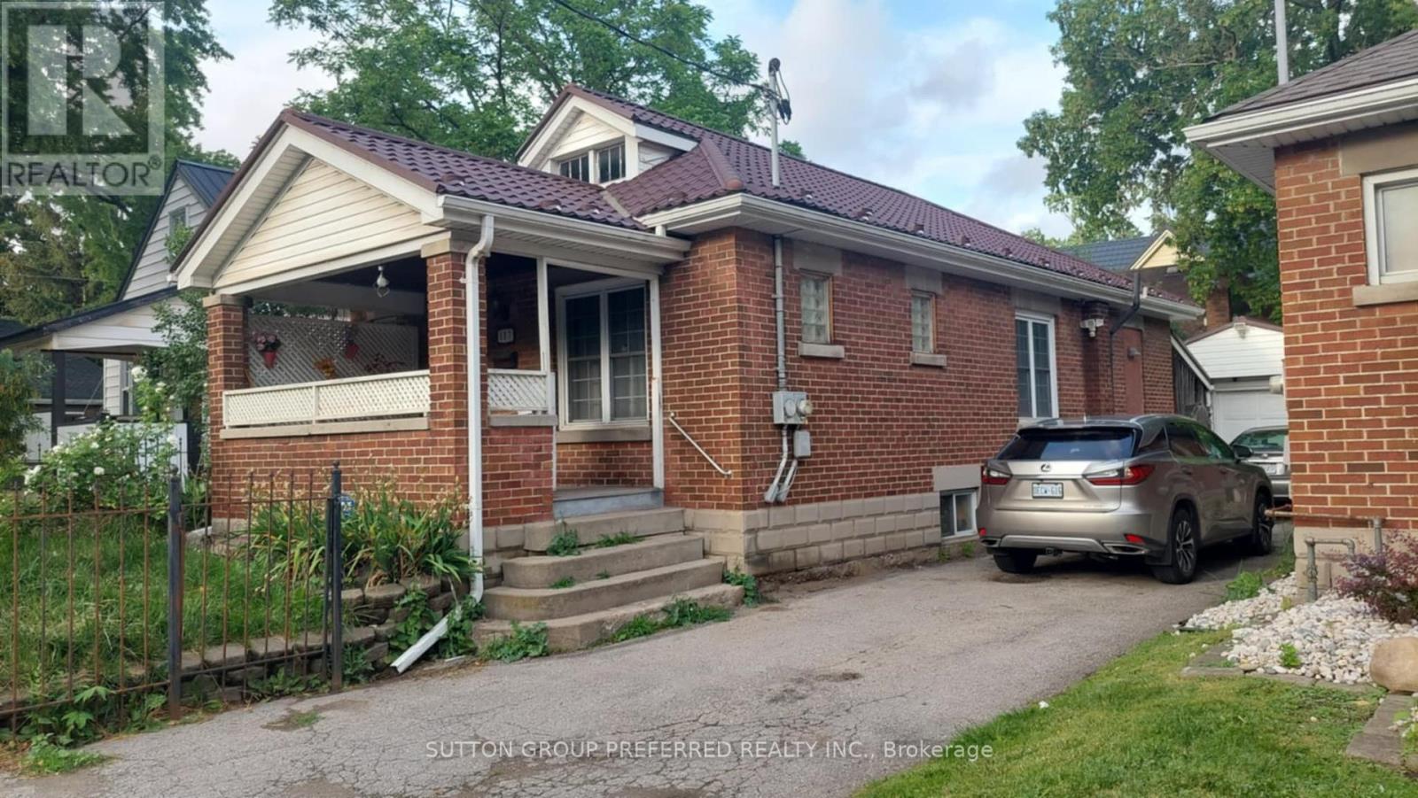 Property at 117 WHARNCLIFFE ROAD N image 4