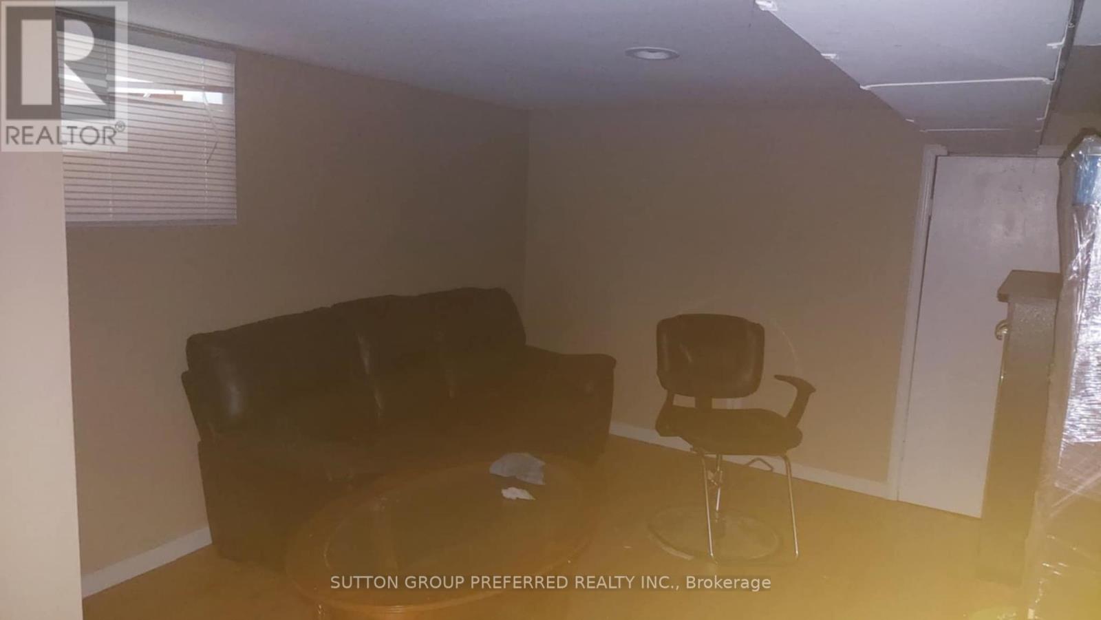 Property at 117 WHARNCLIFFE ROAD N image 3
