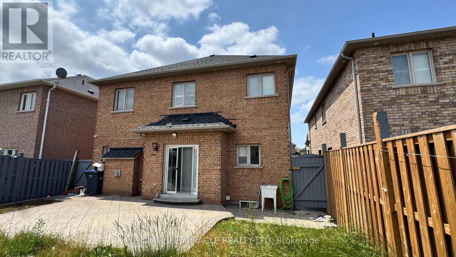 58 Dovehaven Cres. Crescent, Brampton, Ontario  L6P 2N8 - Photo 16 - W12243280