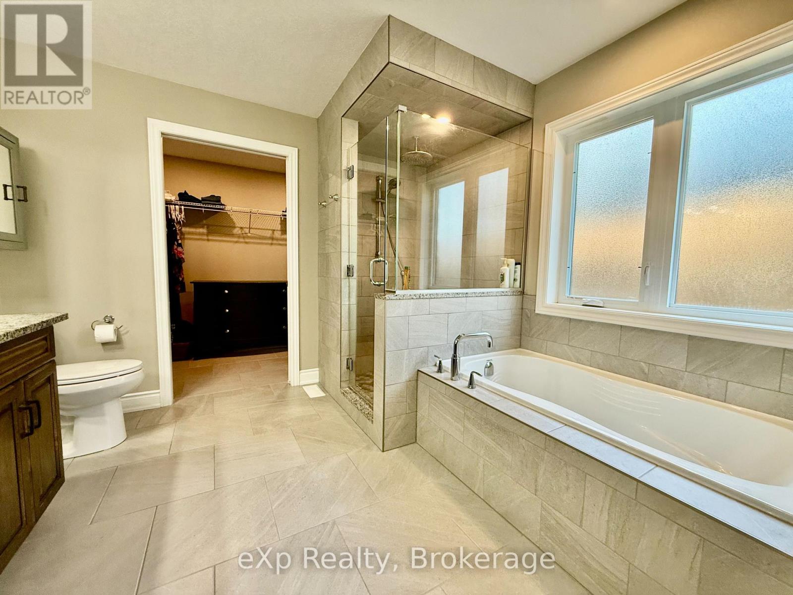137 17th Avenue A Avenue, Hanover, Ontario  N4N 0B5 - Photo 12 - X12243377