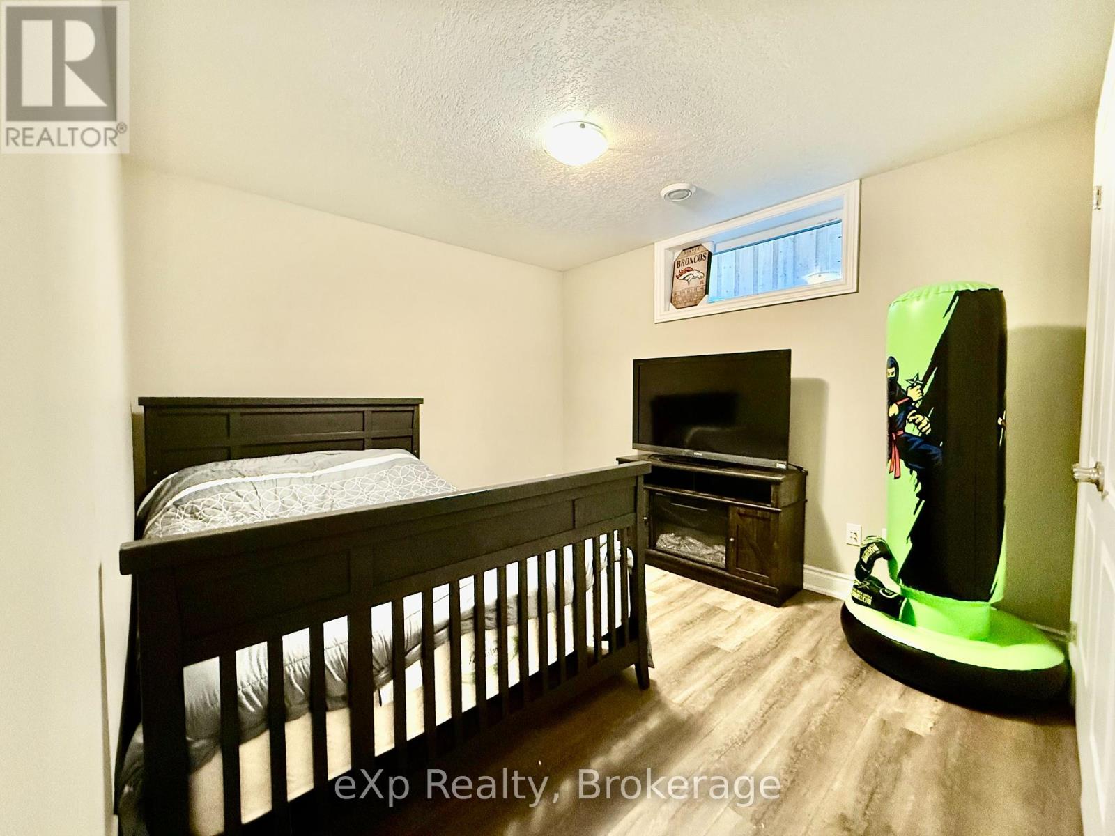 137 17th Avenue A Avenue, Hanover, Ontario  N4N 0B5 - Photo 19 - X12243377
