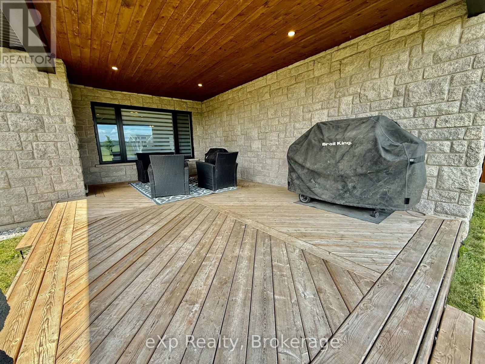 137 17th Avenue A Avenue, Hanover, Ontario  N4N 0B5 - Photo 23 - X12243377