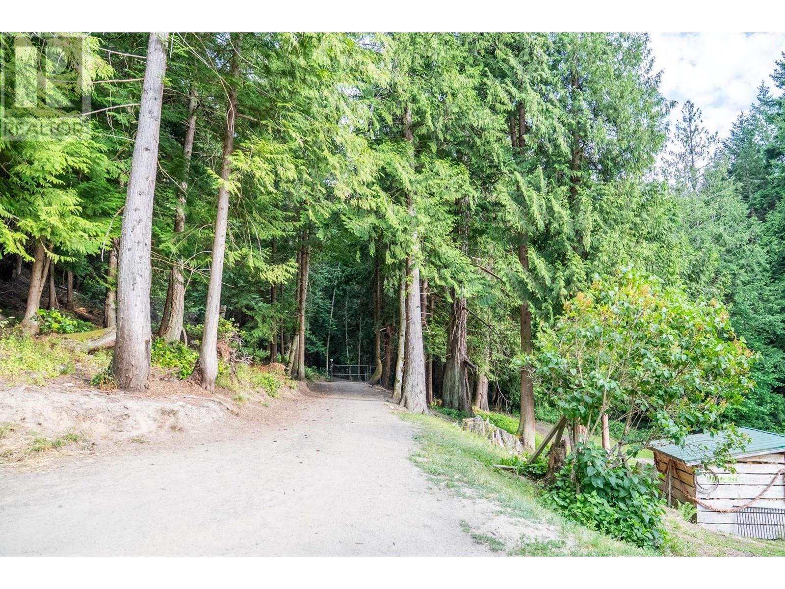 5574 Hooson Road, Pender Island, British Columbia  V0N 2M1 - Photo 38 - R3019613