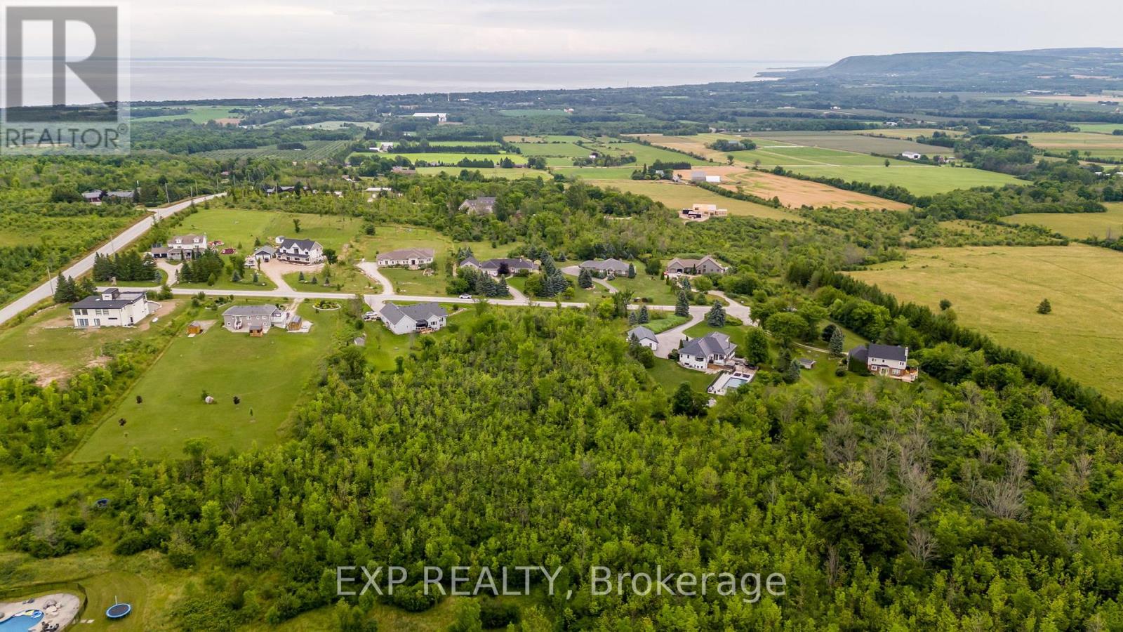 106 Ridgecrest Lane, Meaford, Ontario  N4L 1W6 - Photo 4 - X12243359
