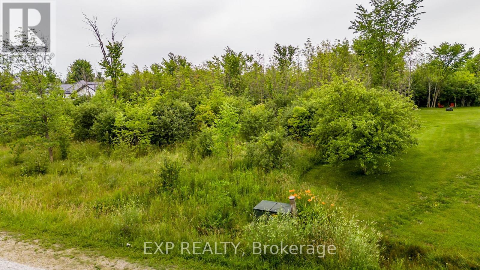 106 Ridgecrest Lane, Meaford, Ontario  N4L 1W6 - Photo 5 - X12243359