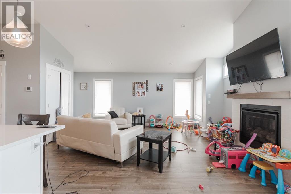 Property at 384 Beacon Hill Drive image 5
