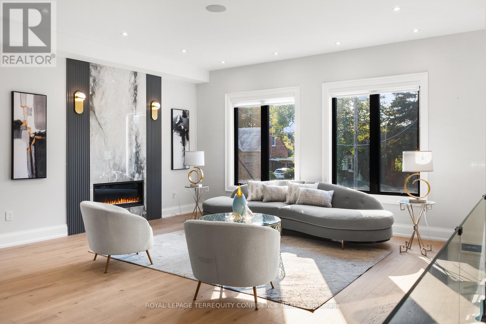 Property at 422 HOUNSLOW AVENUE image 2