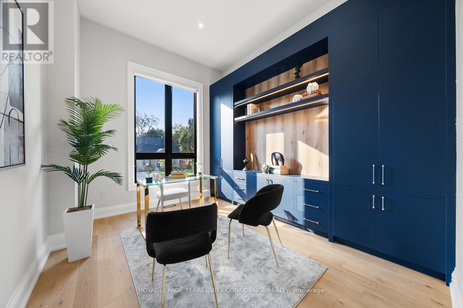 Property at 422 HOUNSLOW AVENUE image 5
