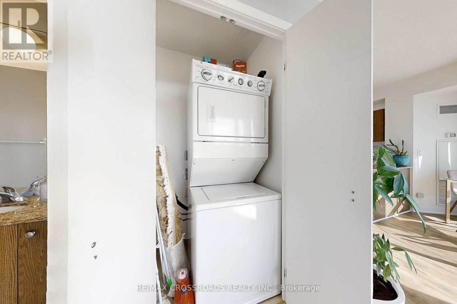 810 - 5101 Dundas Street W, Toronto, Ontario  M9A 1C1 - Photo 22 - W12243392