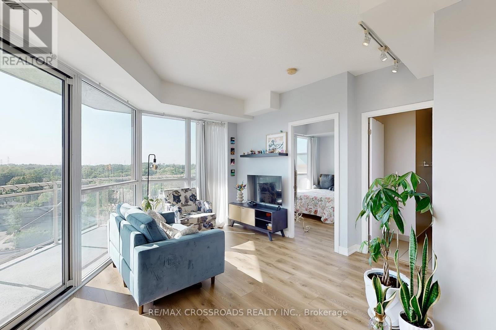 810 - 5101 Dundas Street W, Toronto, Ontario  M9A 1C1 - Photo 8 - W12243392