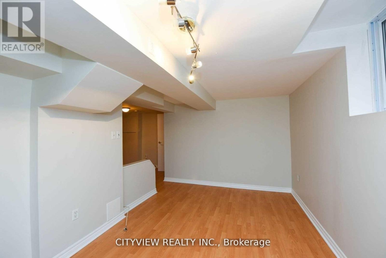 6459 Tisler Crescent, Mississauga, Ontario  L5N 3G6 - Photo 5 - W12243405