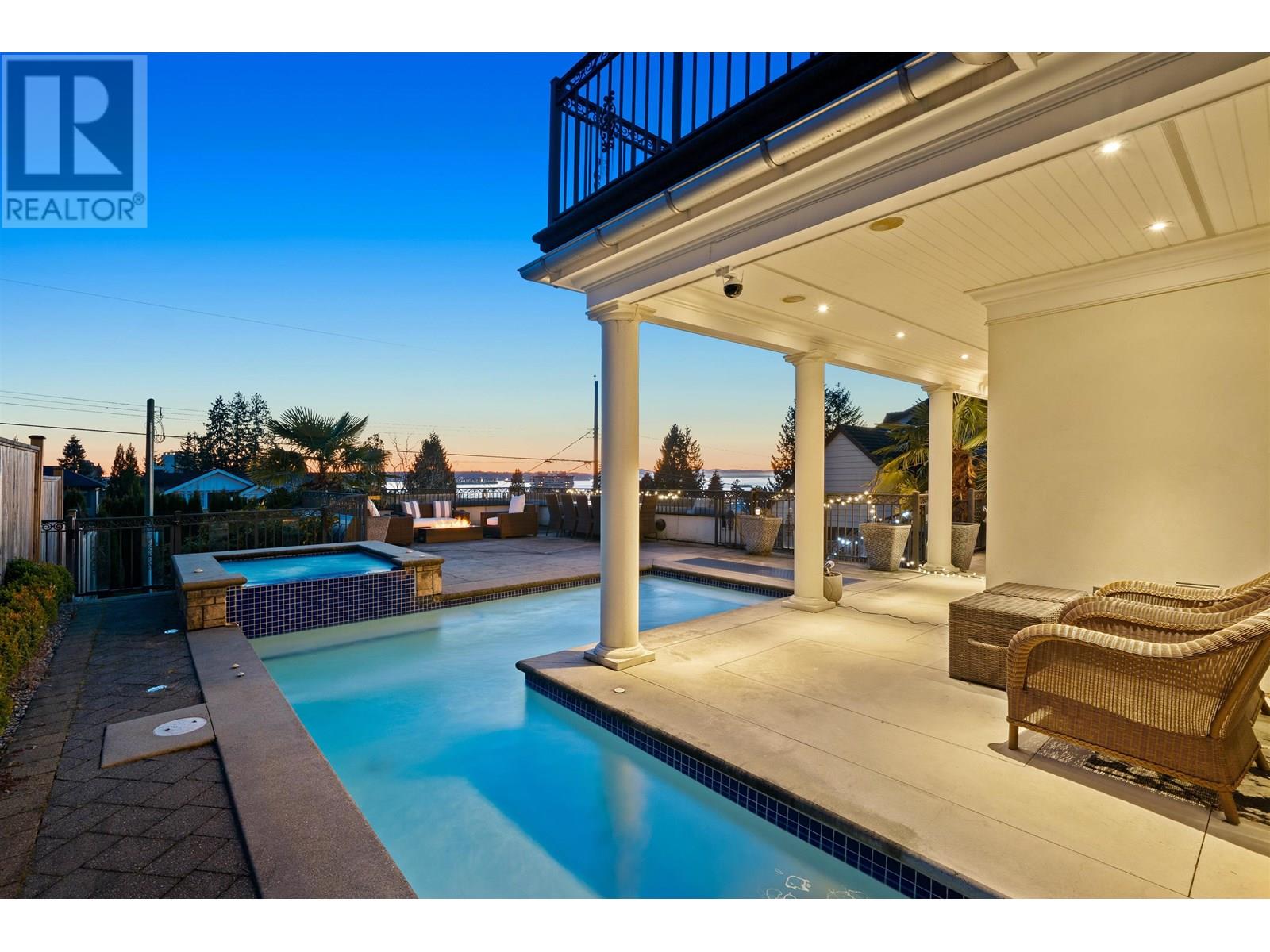 Property at 2285 KINGS AVENUE image 5