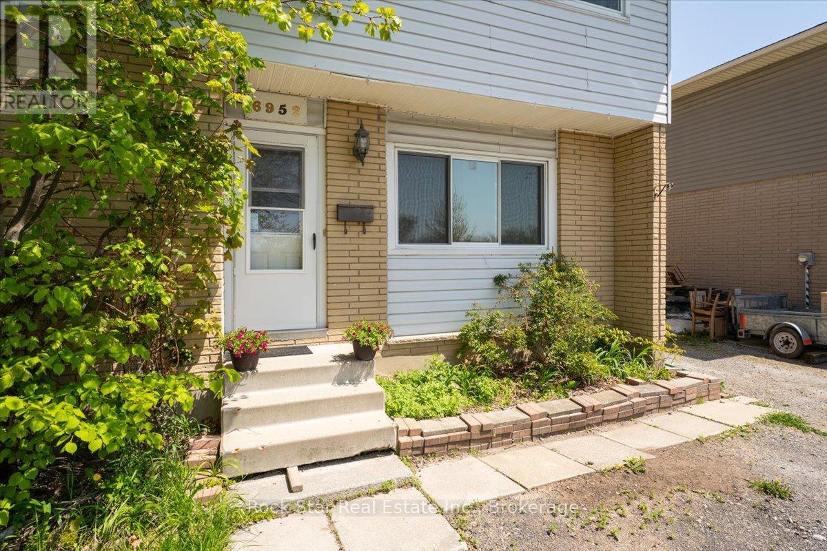 Property at 6952 WARDEN AVENUE image 2