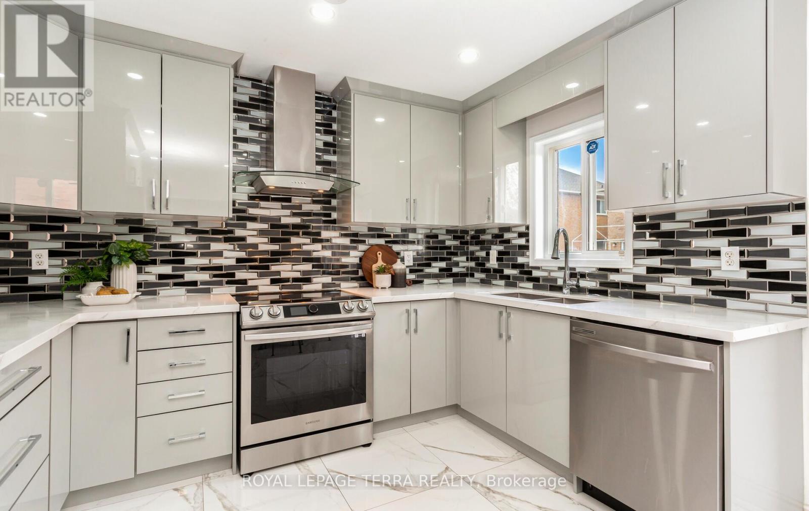355 Edenbrook Hill Drive, Brampton, Ontario  L7A 2N4 - Photo 11 - W12243416