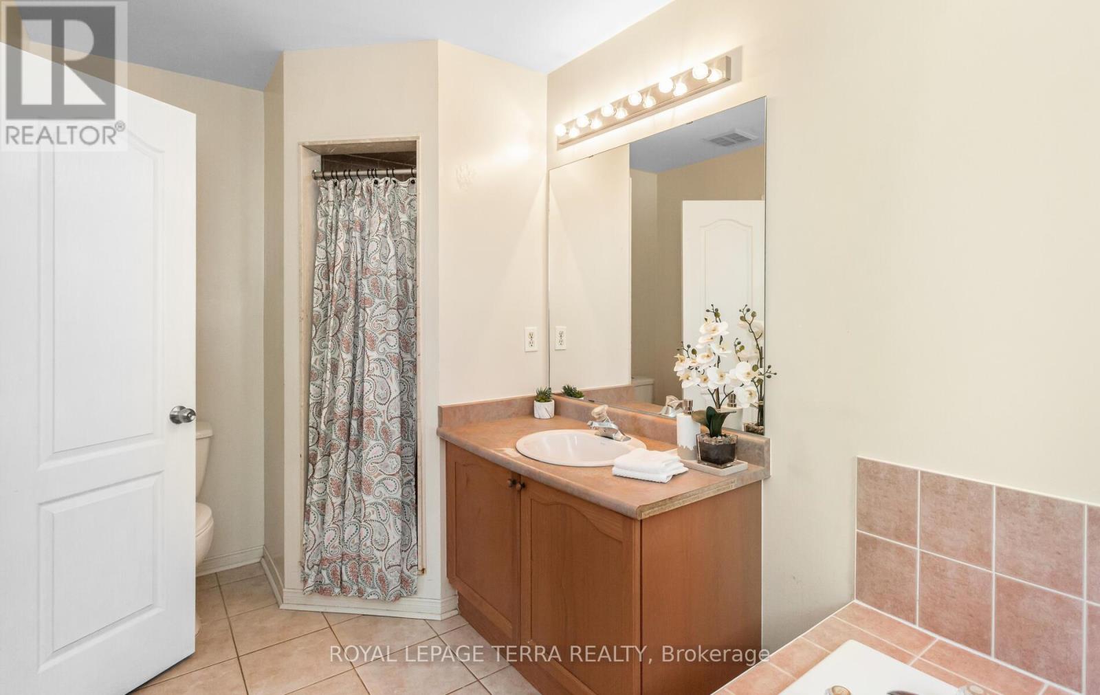 355 Edenbrook Hill Drive, Brampton, Ontario  L7A 2N4 - Photo 27 - W12243416