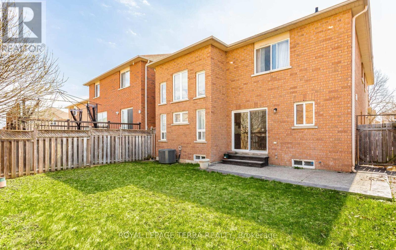 355 Edenbrook Hill Drive, Brampton, Ontario  L7A 2N4 - Photo 46 - W12243416