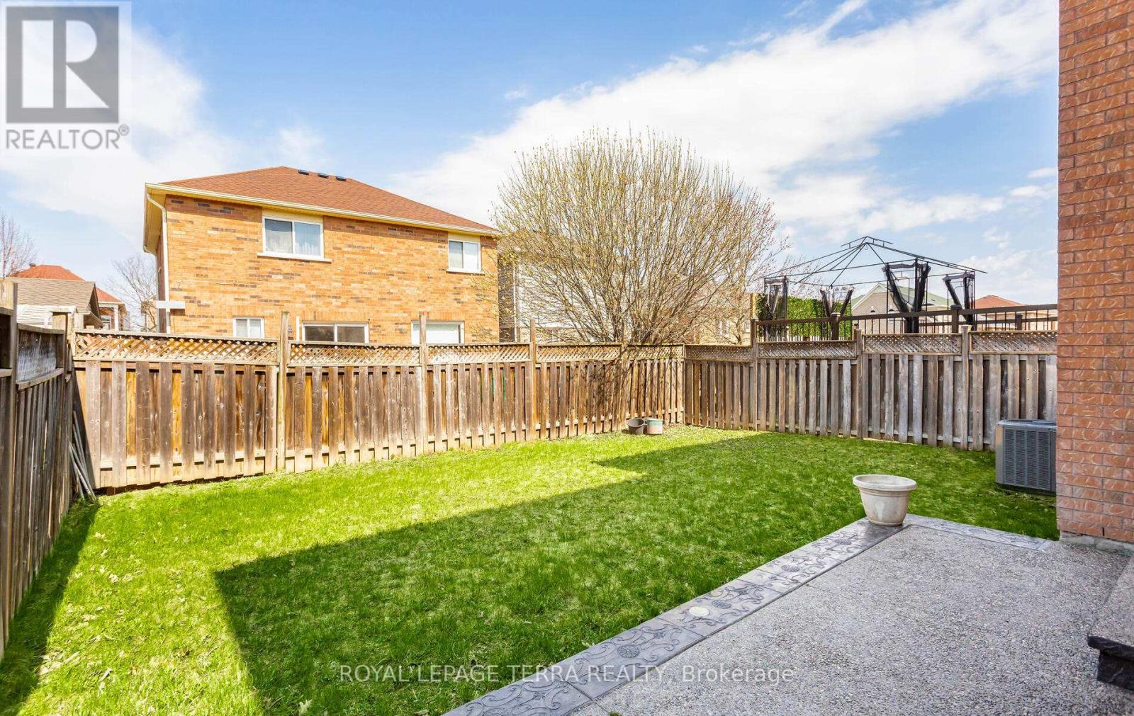 355 Edenbrook Hill Drive, Brampton, Ontario  L7A 2N4 - Photo 47 - W12243416
