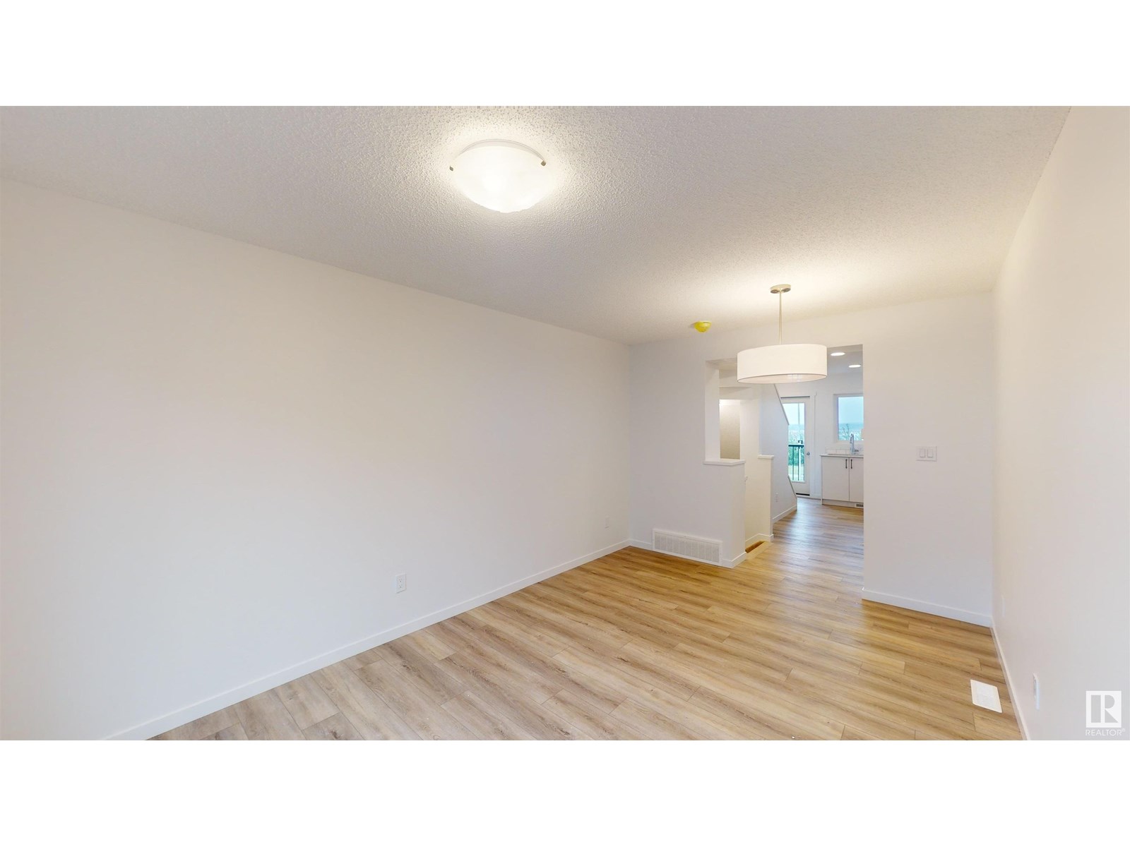 Property at #6 29 Airport RD NW image 3