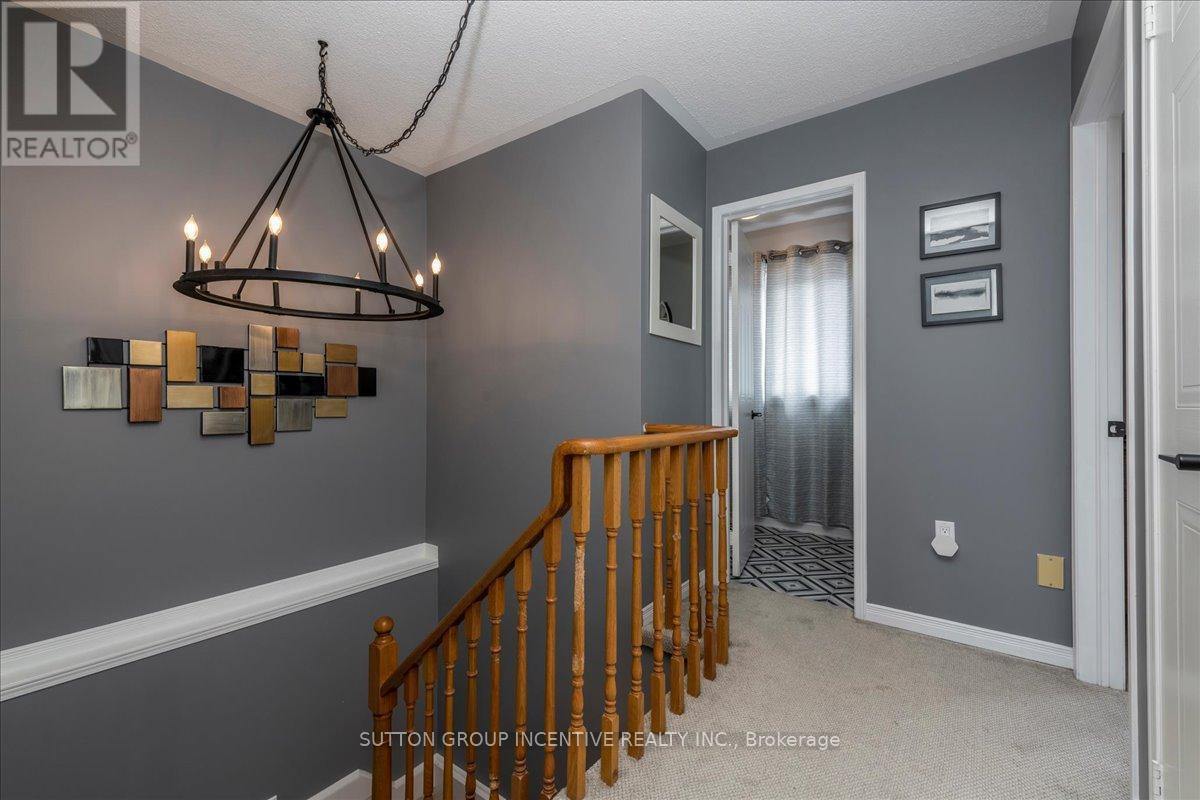 392 Big Bay Point Road, Barrie, Ontario  L4N 8A2 - Photo 10 - S12243468