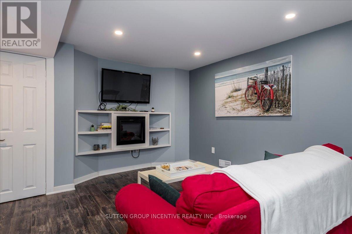 392 Big Bay Point Road, Barrie, Ontario  L4N 8A2 - Photo 15 - S12243468