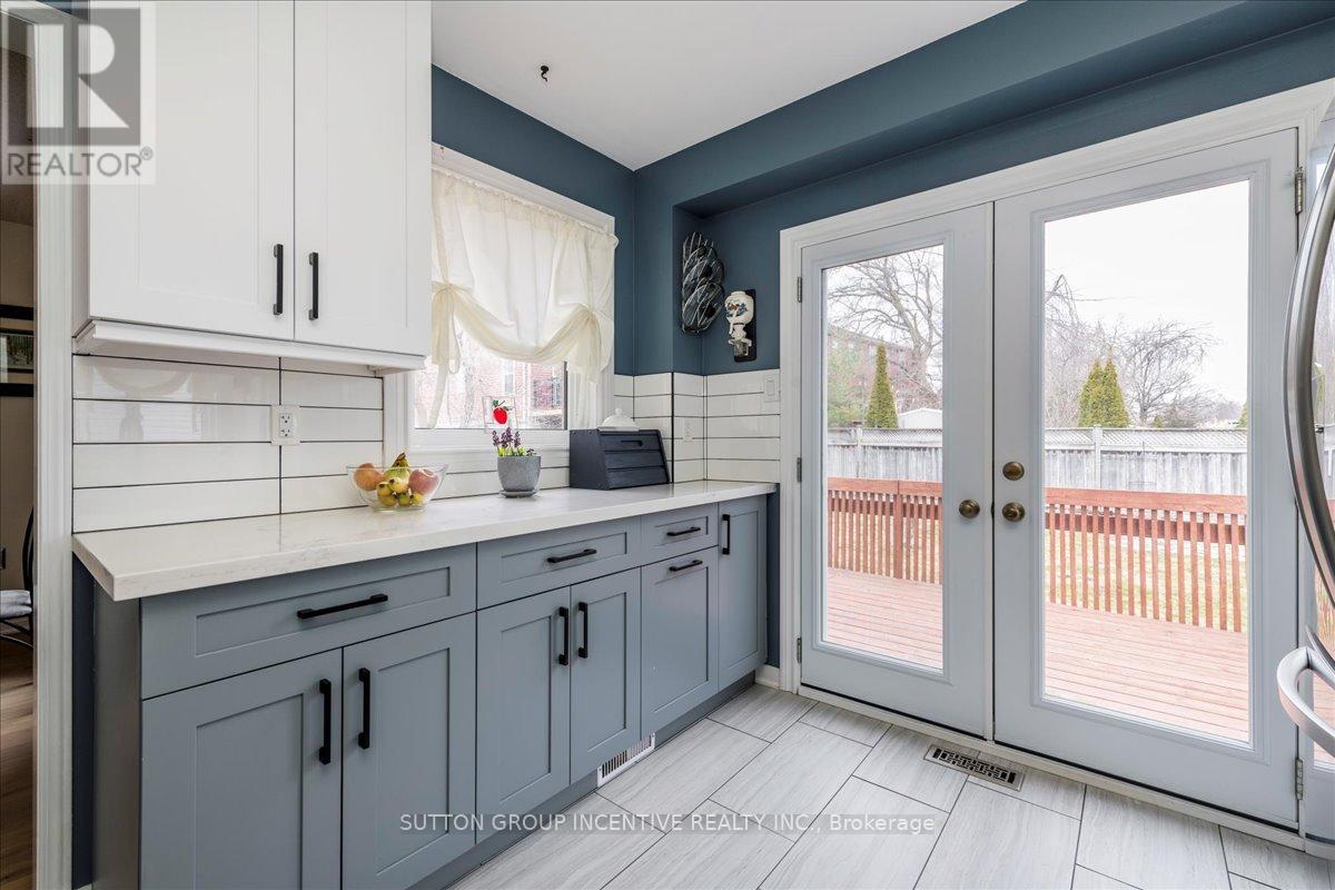 392 Big Bay Point Road, Barrie, Ontario  L4N 8A2 - Photo 6 - S12243468