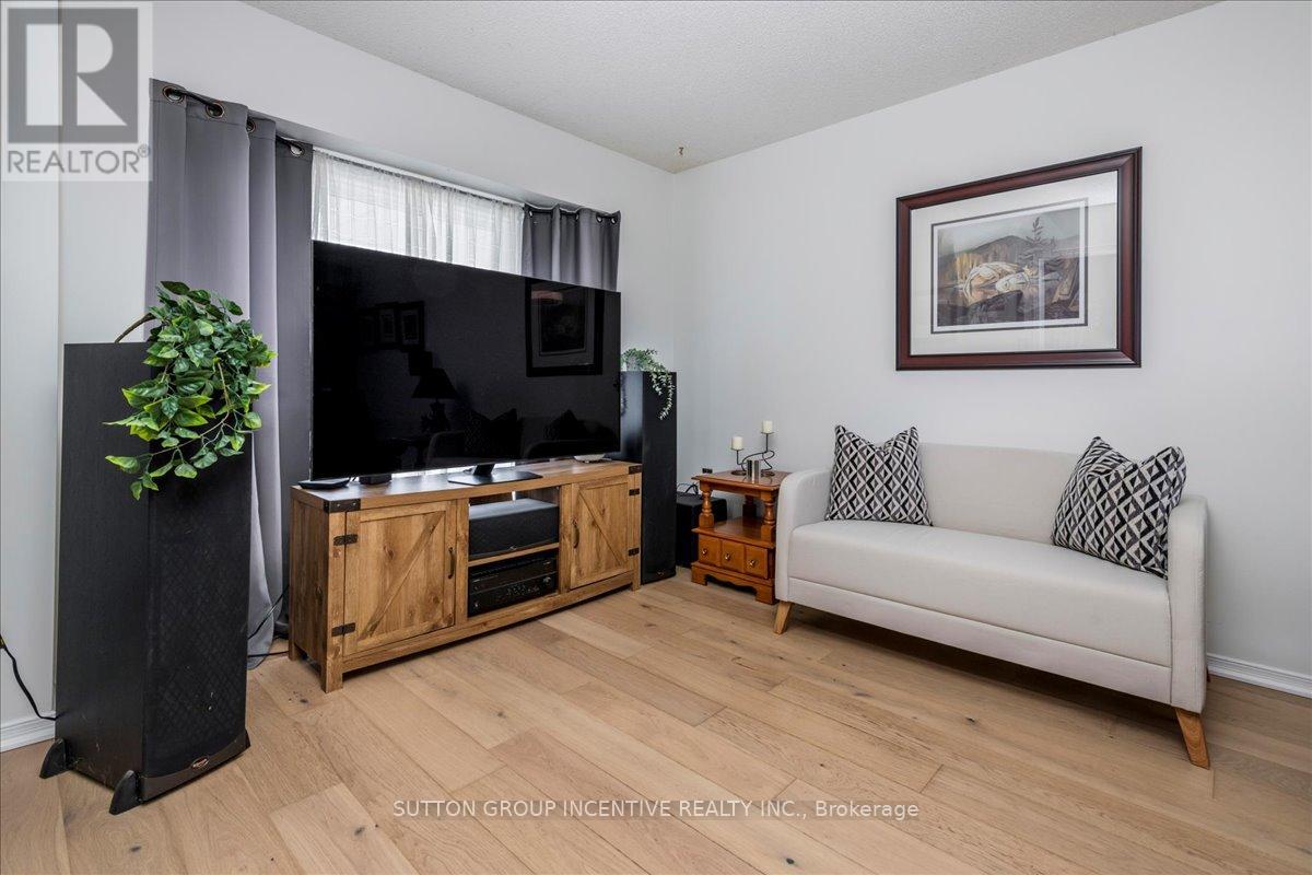 392 Big Bay Point Road, Barrie, Ontario  L4N 8A2 - Photo 8 - S12243468